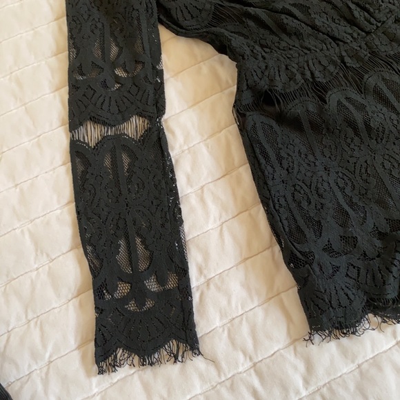 LACE ROMPER - Picture 2 of 3